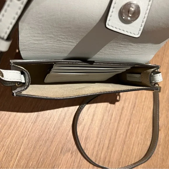 Chloé Mini Faye Crossbody Bag - Picture 7 of 10